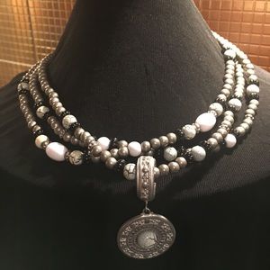 Liz Claiborne Inc LCI necklace w/enhancer